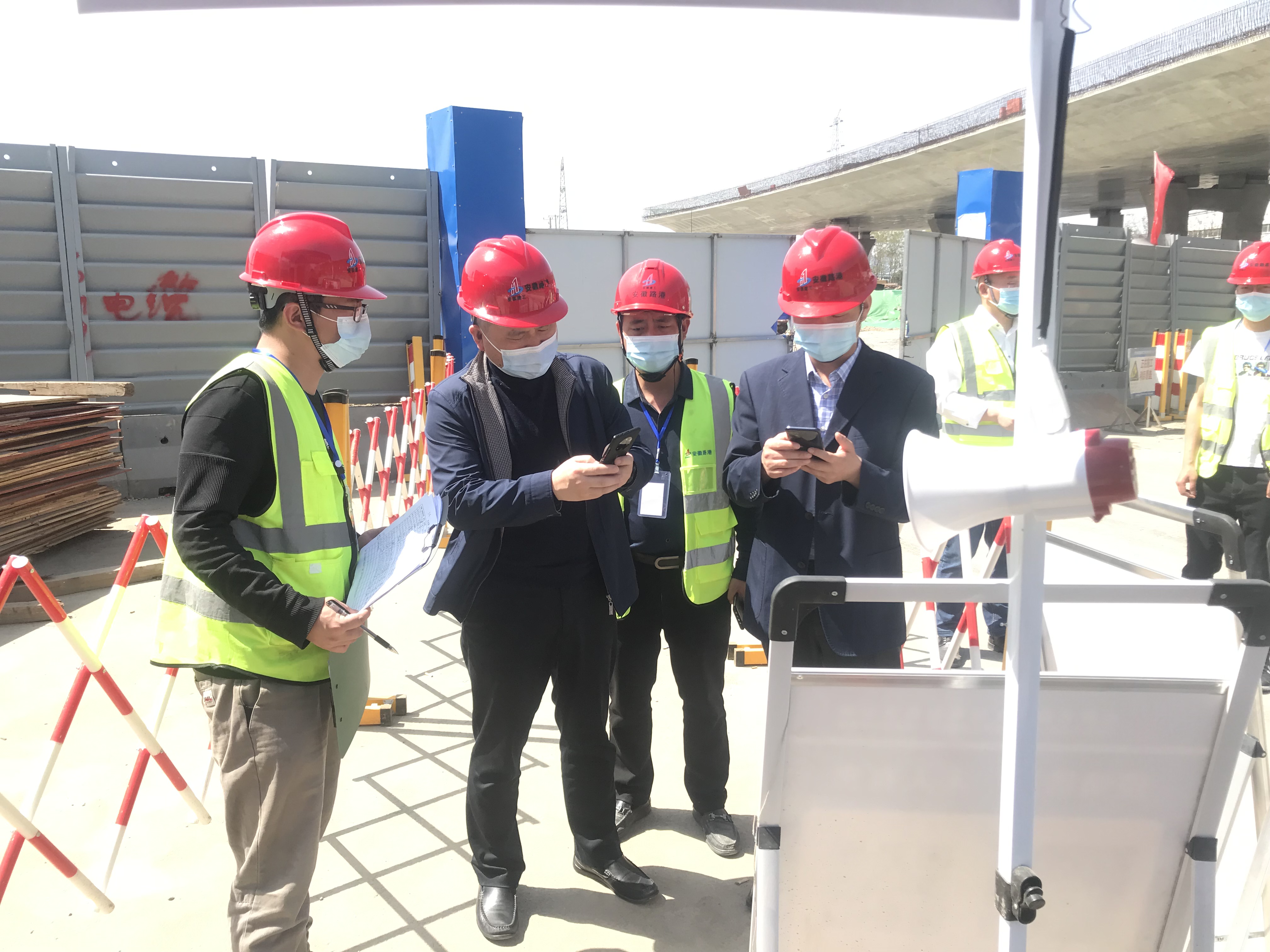 23（公司黨委副書記、總經(jīng)理錢葉琳赴項(xiàng)目一線調(diào)研）.JPG